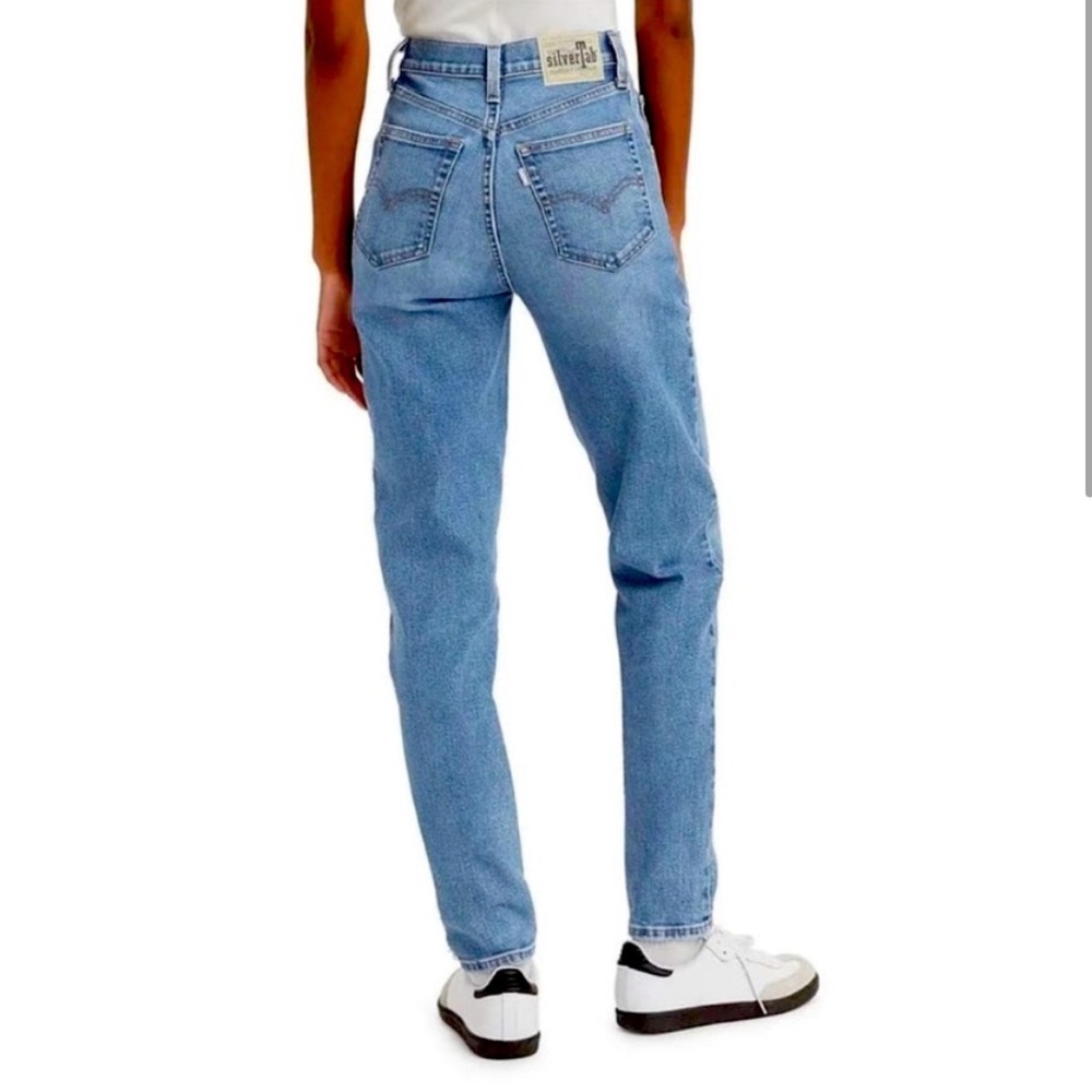 Levi's High-Waisted MOM JEAN